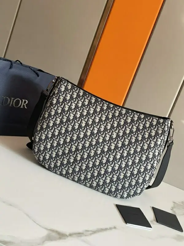 christian dior aaa homme mini sac a main s_110ab662